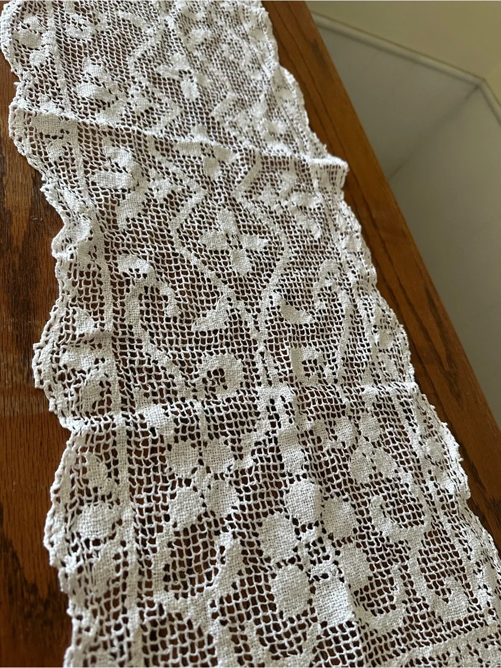 Vintage Handmade Ecru Filet Lace Floral Table Runner Dresser Scarf 34